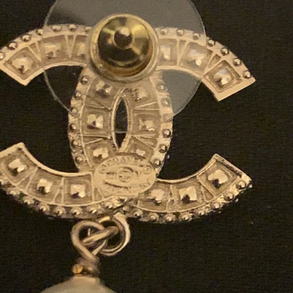 Chanel REV Earrings - Picture 6 of 6